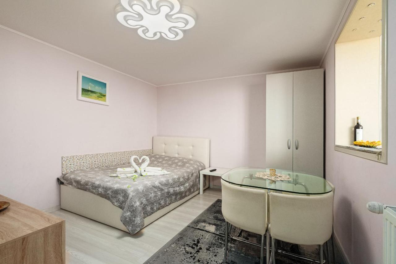 Stone Gate Apartment #1 Bukarest Eksteriør billede