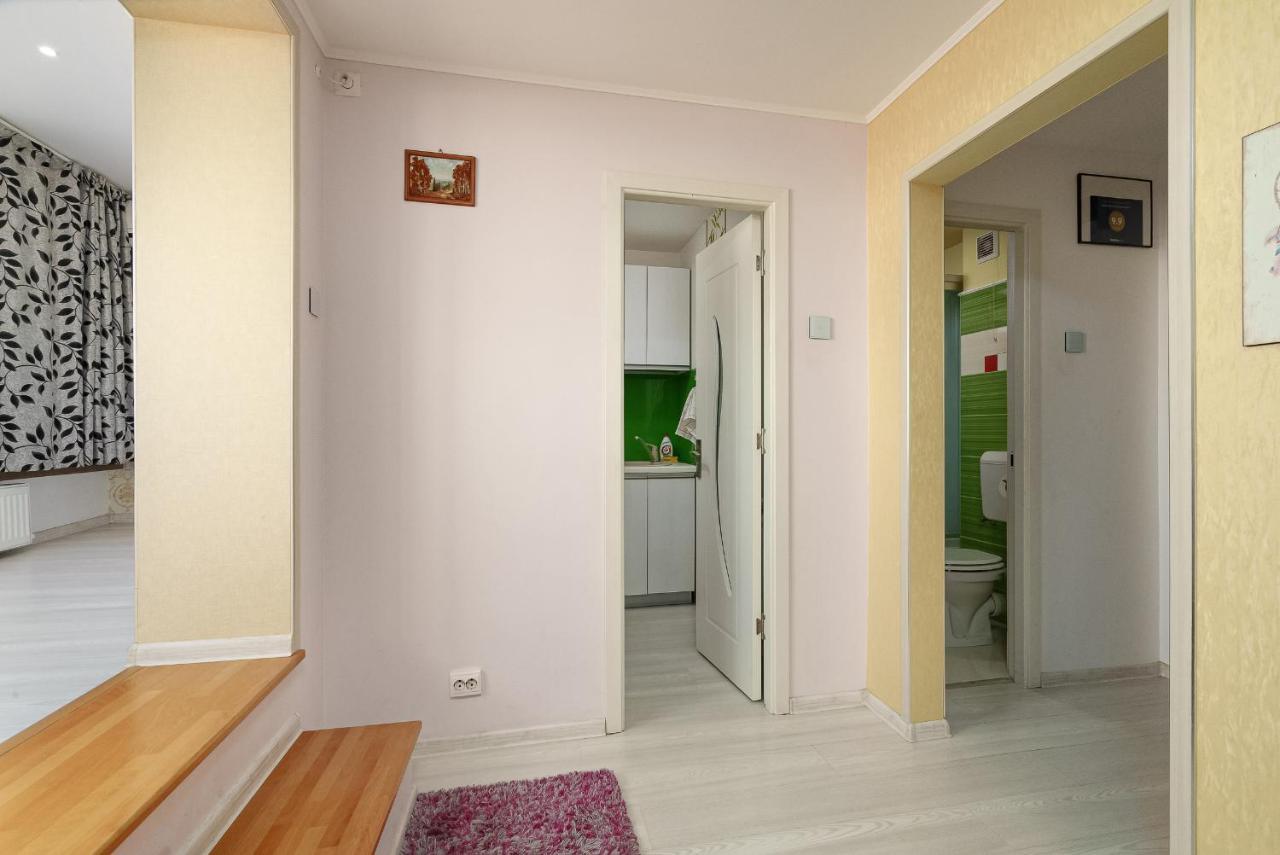 Stone Gate Apartment #1 Bukarest Eksteriør billede